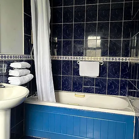 The Yeats County Hotel 2*